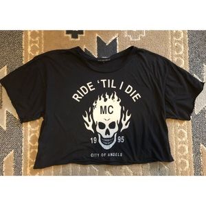 URBAN OUTFITTERS cropped tee